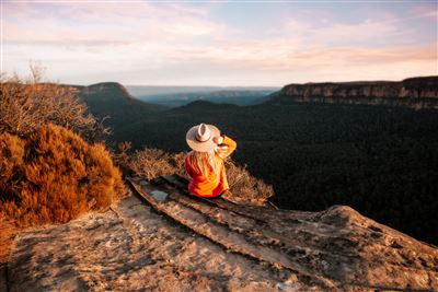 Frau in den Blue Mountains